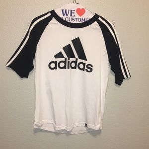 Adidas women’s crewneck shirt